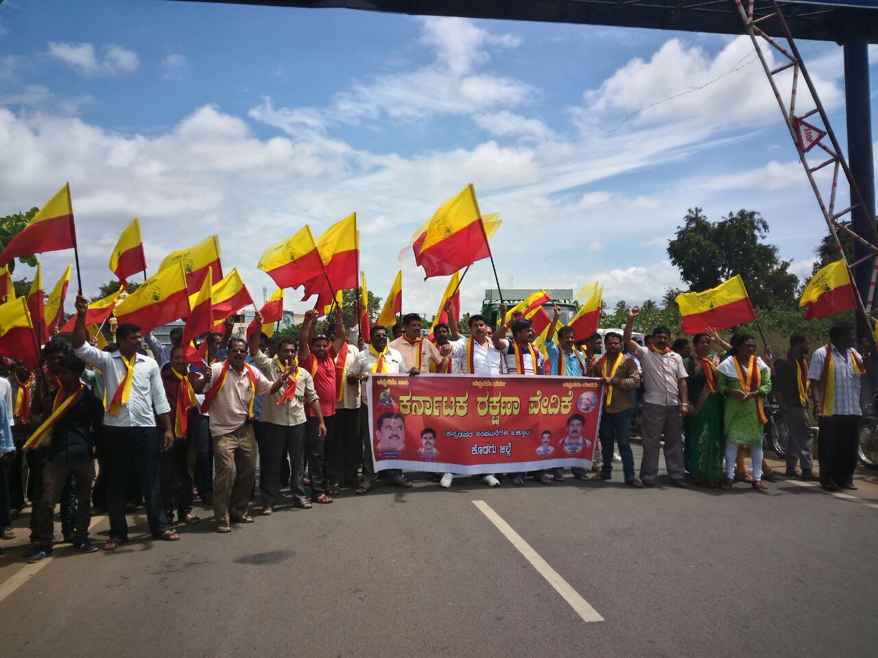 ಕಾವೇರಿ ನೀರು ಹಂಚಿಕೆ: ಪ್ರಧಾನಿ ಮಧ್ಯಸ್ಥಿಕೆಗೆ ಆಗ್ರಹ